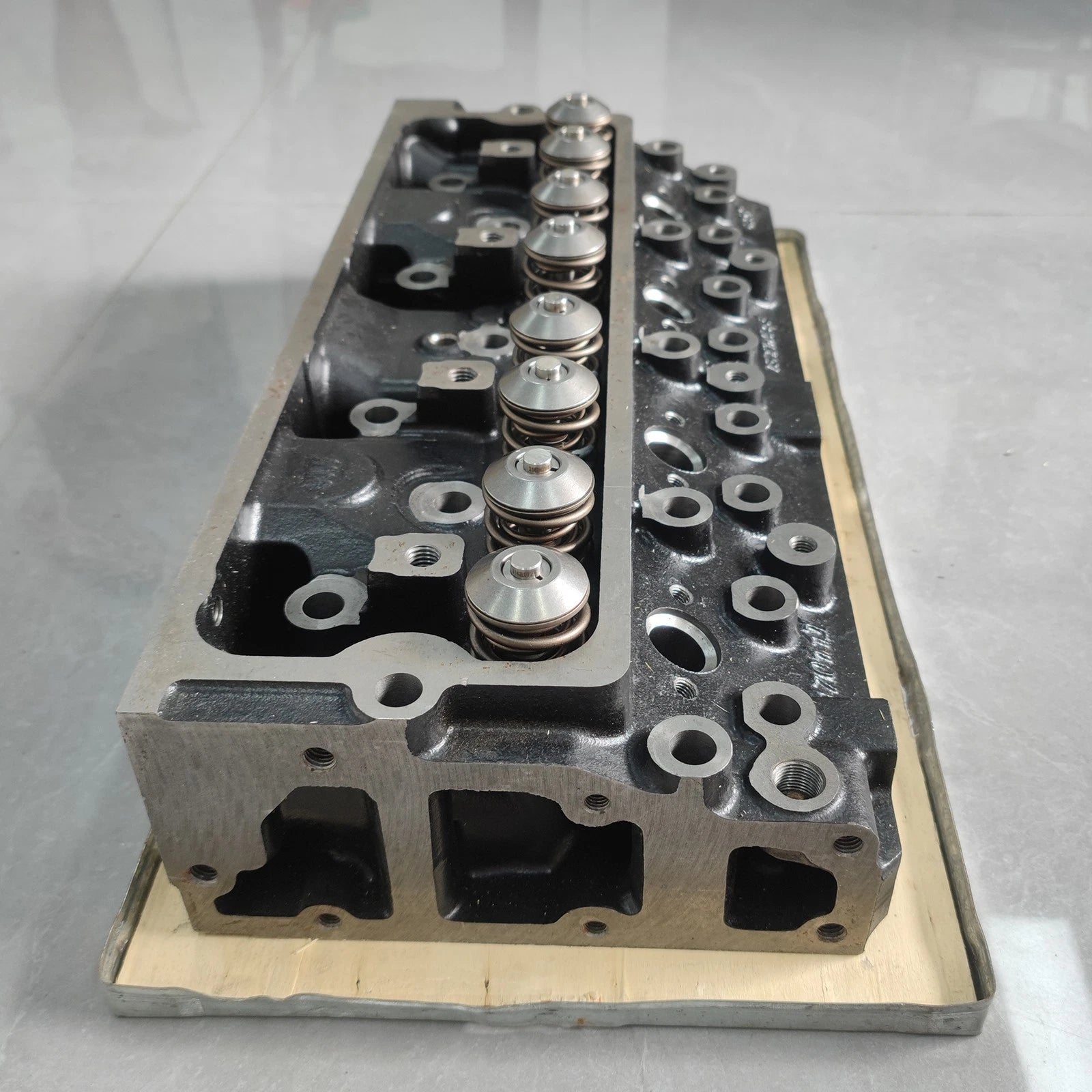 Complete Cylinder Head Zz80218 Zz80220 For Perkins | Hook & Hull Co