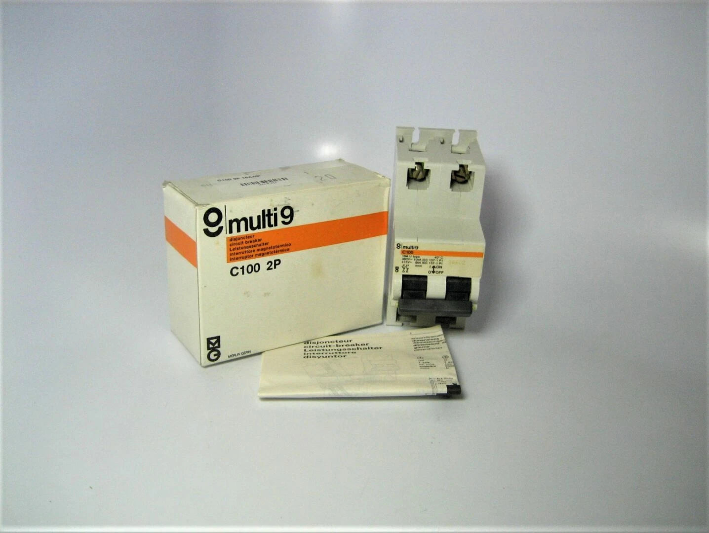 Merlin Gerin 20420 Multi 9 System C100 2-pole 15 Amp Type U Circuit