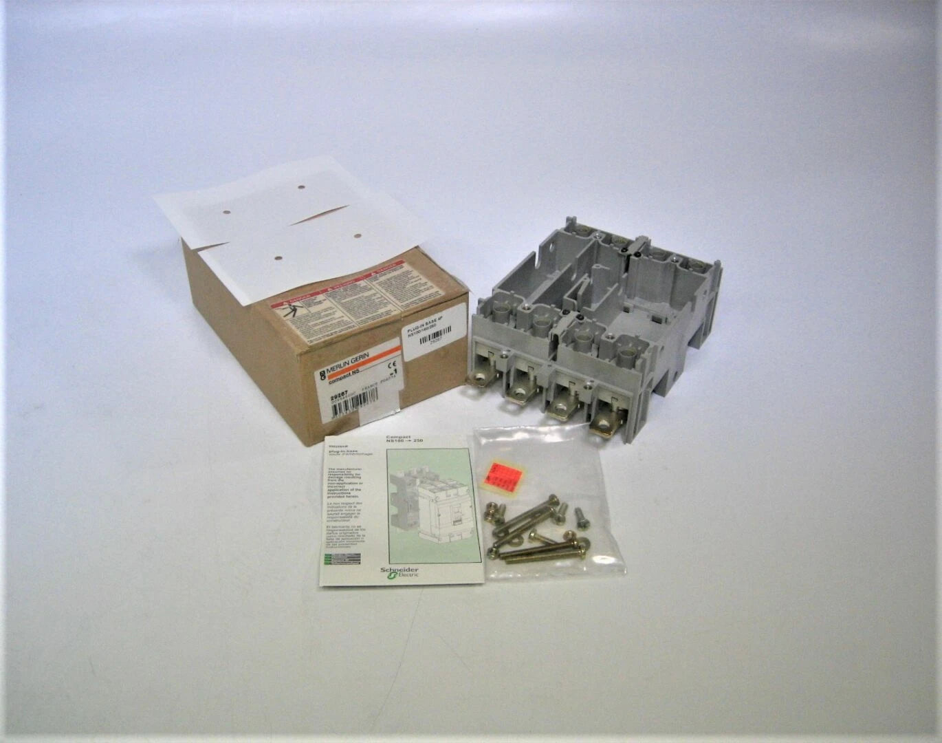 Merlin Gerin 29267 Compact Ns100 160 250 4-p Plug-in Base Circuit