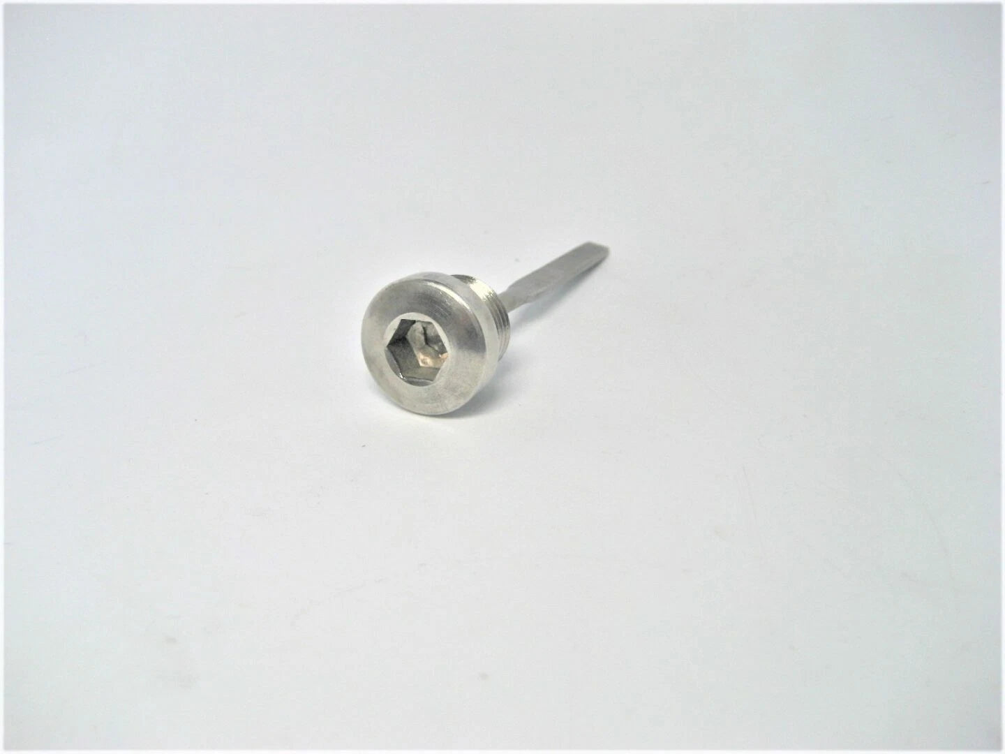 Volvo Penta 897679 Marine Sterndrive Upper Housing | Hook & Hull Co
