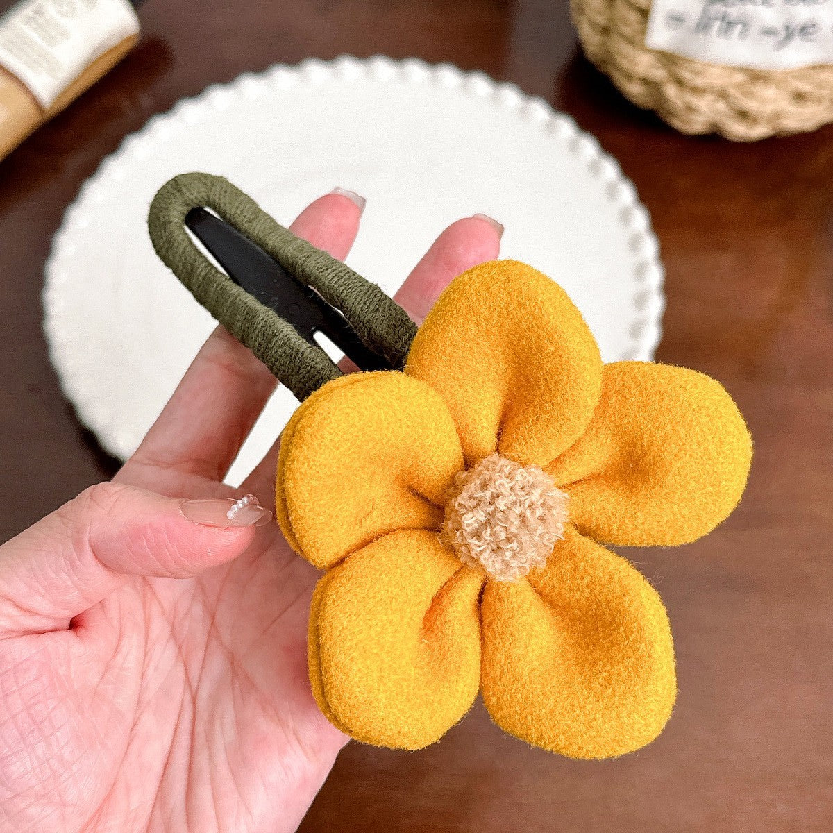 Compact Floral Hair Claw for Marine Style