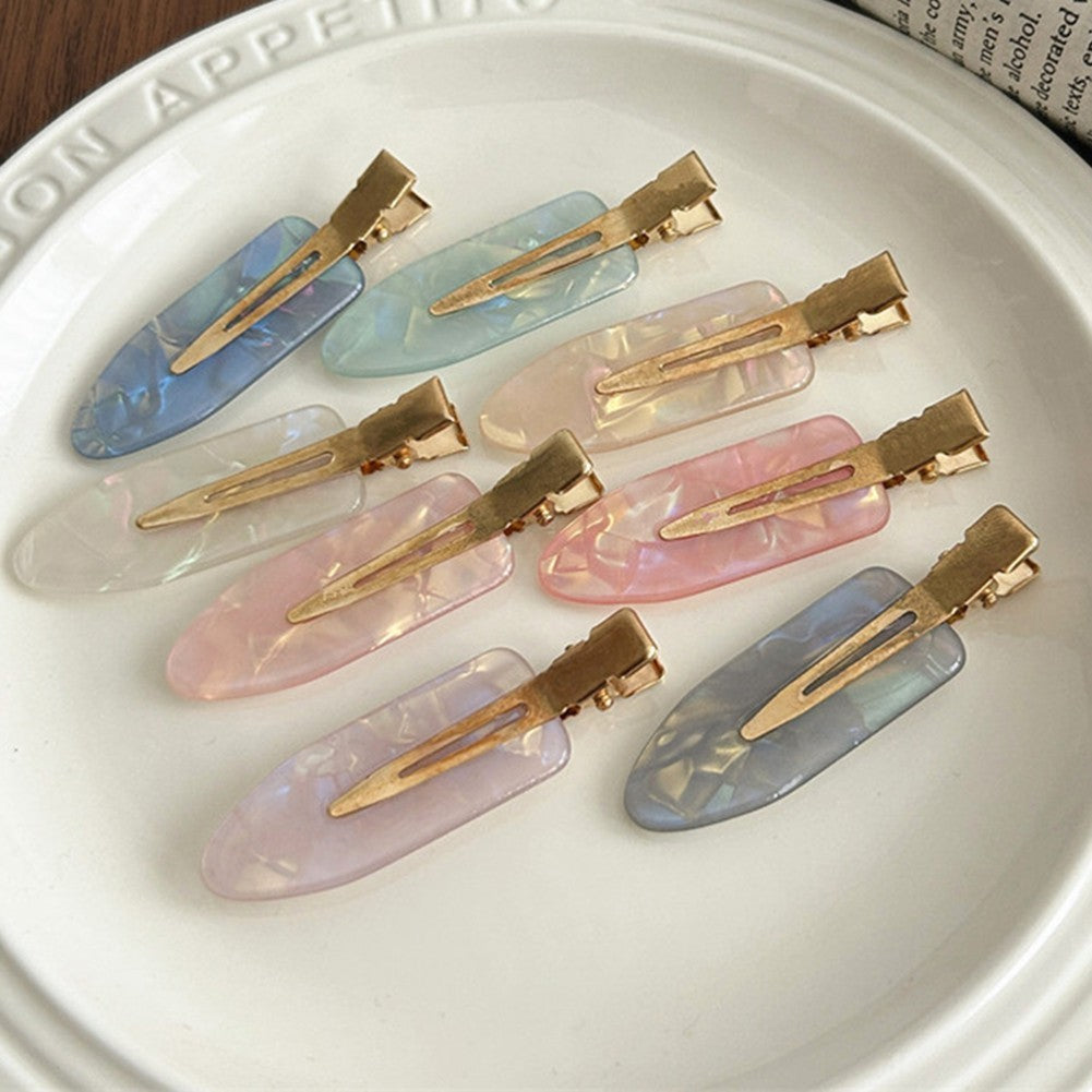 Invisible Side Hairpins for Summer Looks