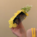 Compact Hair Accessory Eye Catching Design