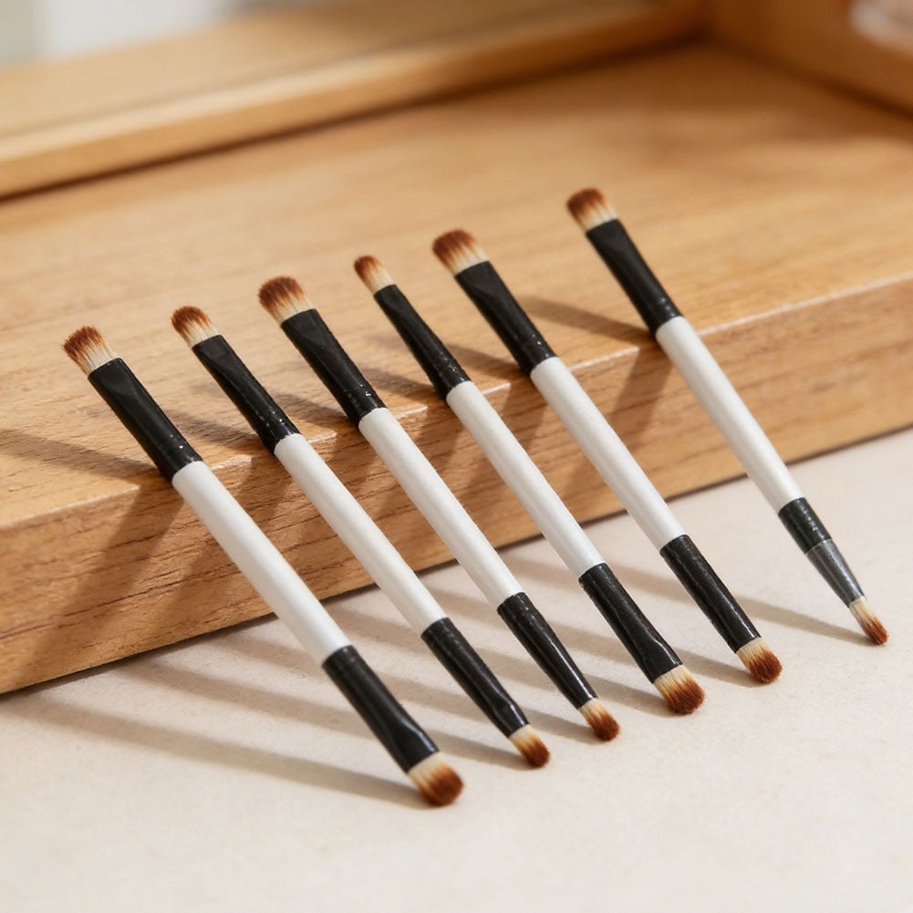 Eyeshadow Brush Wooden Handle 18cm for Makeup