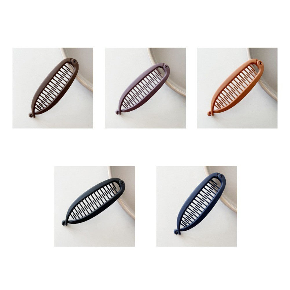 Retro Chic Torsion Splint Hair Clip by Unknown