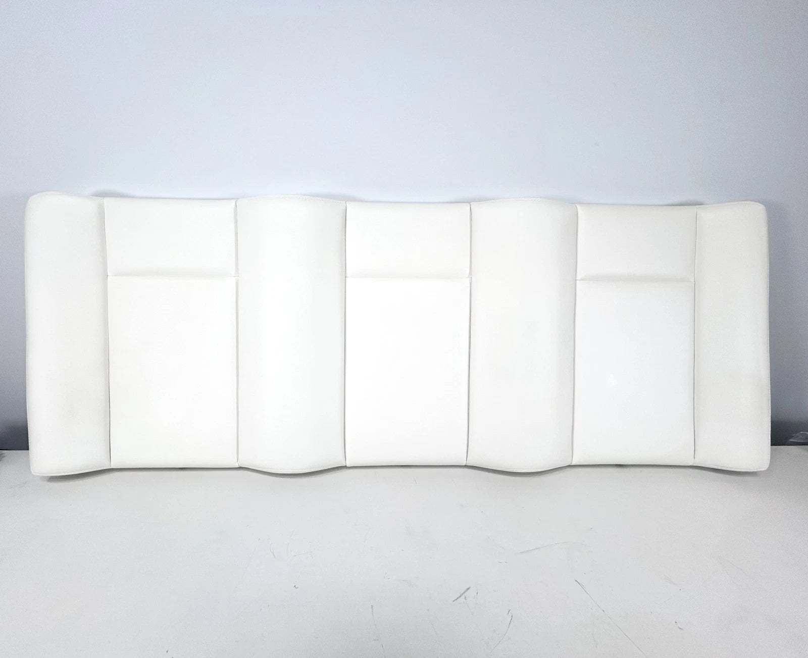 Invincible 42-v, Leaning Back, Post Cushion, Plain, 56 In X 21in, Oem
