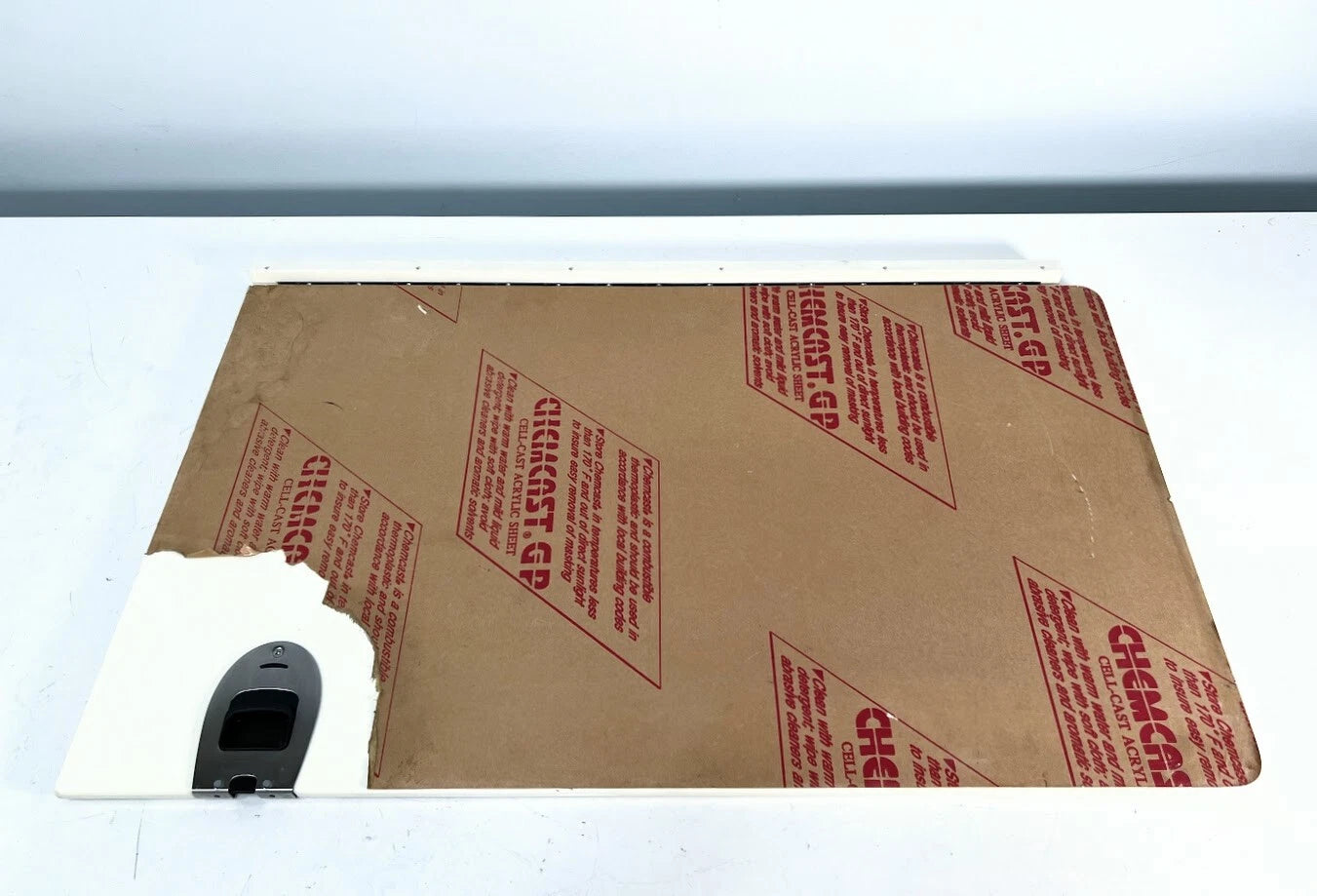 Scout 215 Dorado, Walkthrough Console Mounted Door, With Door Stop