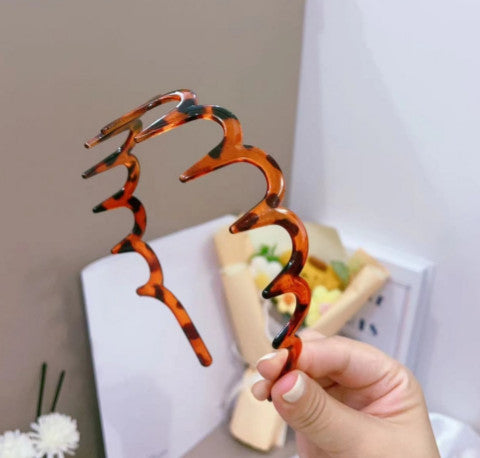 U Shape Wavy Hair Clip