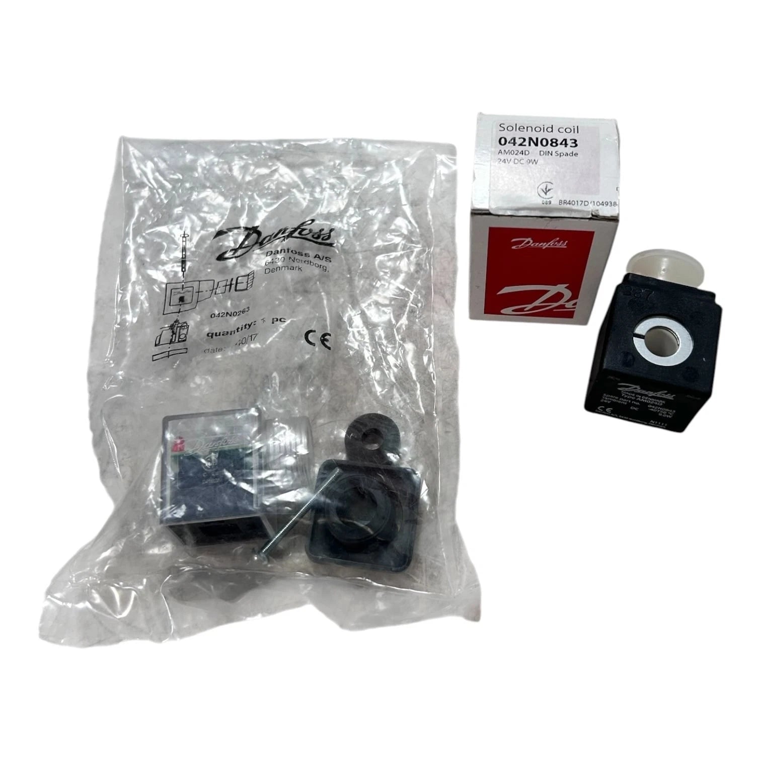 Danfoss 042n0843, Solenoid Coil 24V 9W W/ Cable Socket Plug, Oem