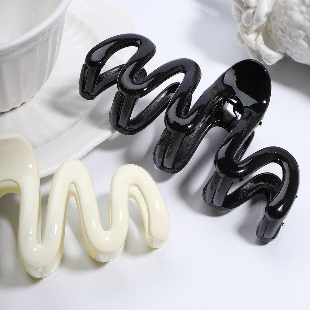 Glossy Hair Claw Clip with Wave Pattern