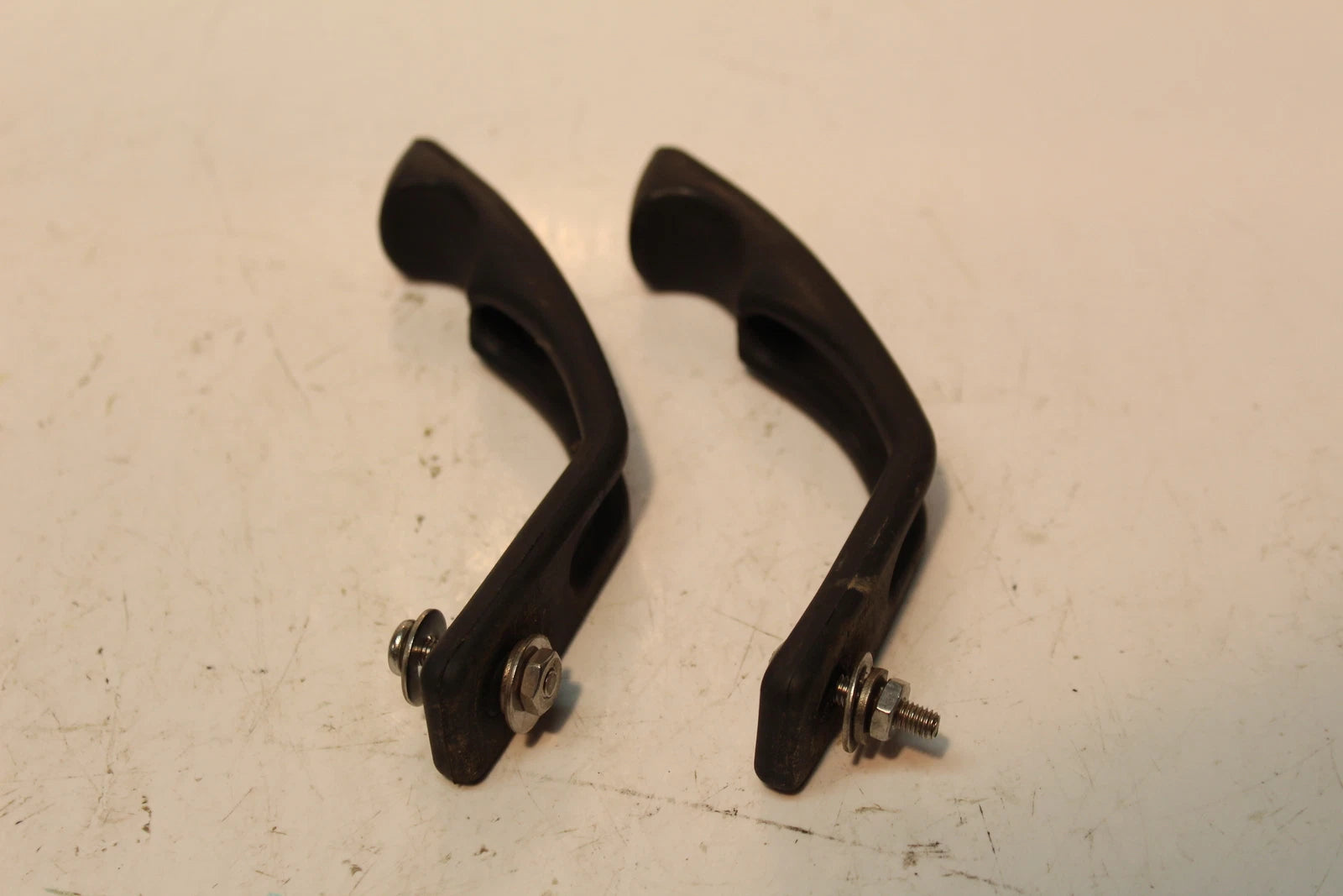 Ski-doo Mxz 500 600 700 Millennium Edition Front Hood Shroud Straps